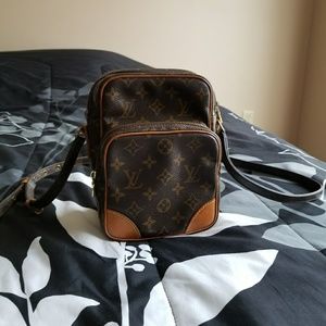 Louis Vuitton crossbody bag
